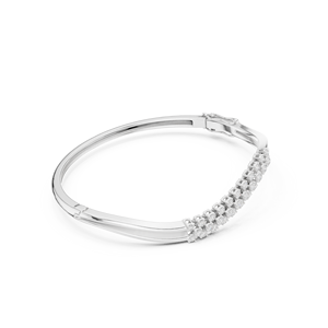 Brazalete de Diamantes de Lujo en Oro Blanco de 14K con Diamantes Cultivados en Laboratorio, Diseño Cruzado de Doble Hilera de Corte Redondo - Product Image 4