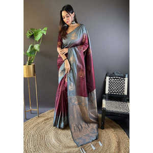 Sari en soie douce de couleur marron avec bordure florale et contraste tissé en zari, robes de soirée élégantes - Product Image 3
