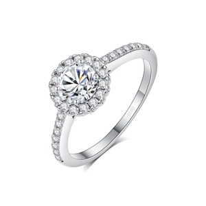Bague en or blanc sertie de diamants, best-seller, pour fiançailles, alliances et collections de bijoux fins, disponible à prix d'exportation - Product Image 5