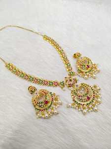 Élégant ensemble de collier et de boucles d'oreilles indien AD Superbes bijoux pour femmes Parfait pour les mariages et les occasions festives - Product Image 4