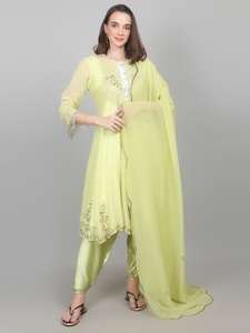 Ensemble de robe Anarkali 3 pièces pour femme, style décontracté, avec broderie Dana, collection ethnique Western Wear, choix intelligent. - Product Image 1