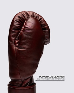 Gants de boxe de luxe de qualité supérieure en cuir marron, personnalisés, durables et super confortables pour l'entraînement de la boxe. - Product Image 4