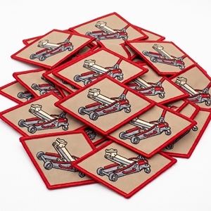Écusson brodé diamant pour cric de sol, emblème sergé de garage mécanique avec bordure rouge, fournisseur en gros - Product Image 1