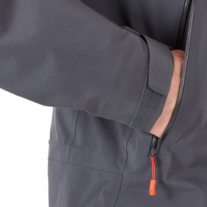 Veste imperméable légère avec capuche, design tendance, facile à porter, idéale pour la randonnée, la course à pied et les voyages. - Product Image 5