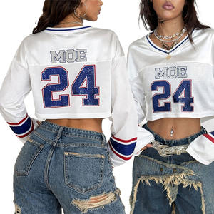 Camiseta Corta Sublimada de Poliéster con Diseño Personalizado, Estilo Y2K, Manga Larga, Cuello en V, Camiseta Gráfica de Fútbol Americano para Mujer, Venta al Por Mayor - Product Image 1