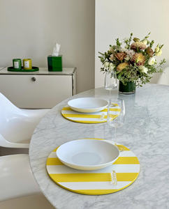 Salvamanteles redondo de MDF lacado con bloques de color brillantes, diseñado para espacios de comedor contemporáneos, colecciones de vajilla de marca privada. - Product Image 5