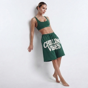 Shorts amples en coton pour femme, brodés et déchirés, en molleton French Terry surdimensionné - Product Image 4