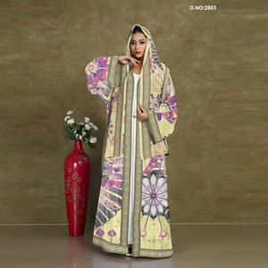 Abaya Moderna Estampada con Capas Fluidas, Cobertura Elegante, Motivos, Acabado Premium, Estilo Sofisticado y Modesto - Product Image 6