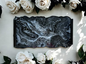Plateau de service en résine époxy noir blanc écologique fait à la main Géode Art mariage pendaison de crémaillère gâteau outils lave-vaisselle - Product Image 2