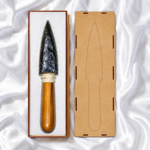 Cuchillo de Obsidiana Negra Hecho a Mano con Mango de Madera, Escultura Coleccionable Artística, Forma Irregular Antigua, Artesanía Duradera - Product Image 4