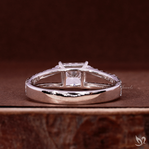 แหวนแต่งงานเพชรเพาะเลี้ยงทรงเจ้าหญิง 1 กะรัต ฝังเพชรแบบสปลิตพาเว่ ทองคำขาว 10K รับรองโดย IGI - Product Image 4