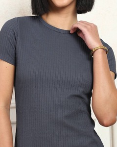 เดรสทรงเข้ารูปแขนสั้นผ้าริบเนื้อดีเกรดสูง ขายส่งจำนวนมาก - Product Image 2