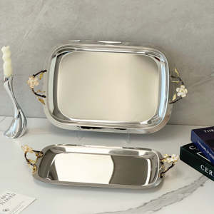 Exclusiva Bandeja de Metal Hecha en India, Accesorio Decorativo para Comedor Moderno y Elegante Presentación de Alimentos, Venta al Por Mayor - Product Image 6