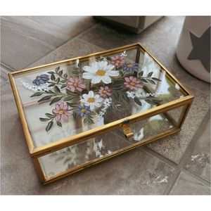 Boîte de rangement en verre à imprimé floral personnalisé |   Organisateur de bijoux en laiton doré pour bureau, boîte en verre transparent pour la présentation en bijouterie - Product Image 3