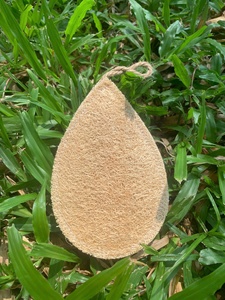 Éponge de bain en loofah naturelle en forme de goutte, brosse exfoliante pour le corps, pour enfants, style moderne, emballage personnalisé, Ho Chi Minh - Product Image 1