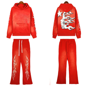 Ensemble de survêtement homme imprimé flamme rouge, sweat à capuche et pantalon streetwear coupe ample longueur intégrale, idéal pour l'automne, avec logo personnalisé et impression par sublimation - Product Image 3