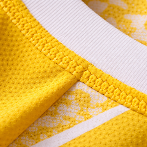 ชุดฟุตบอลแบบกำหนดเอง OEM ไซส์ใหญ่ ระบายเหงื่อได้ดี ผ้าโพลีเอสเตอร์ 100% ไม่ซีดจาง พิมพ์ลายอย่างดี ผลิตเร็ว - Product Image 3