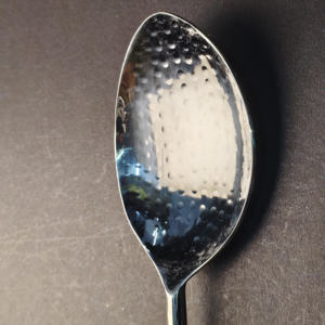 Cuchara de Servir de Acero Inoxidable Martillada a Mano con Mango Decorativo de Flor de Orquídea Dorada de Latón, Elegante Vajilla para Banquetes - Product Image 5