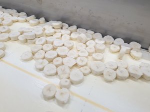 Plátano Congelado de Alta Calidad, Exportador de Vietnam, Material de Fruta Natural para Smoothies, Postres y Coberturas, Pedidos al por Mayor, Empaque Personalizado - Product Image 2