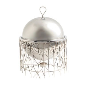 Cazuela con acabado plateado llamativo, perfecta para servir en buffets, eventos al aire libre y presentación elegante de alimentos, procedente de la India. - Product Image 3