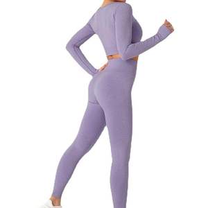 Ensemble de yoga sans couture 2 pièces pour femme de haute qualité, personnalisable avec logo, couleur contrastante, anti-plis, respirant, en bambou avec cordon de serrage - Product Image 2