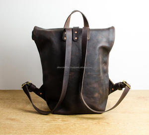 กระเป๋าเป้สะพายหลังหนังแท้สำหรับชายและหญิงแบบพรีเมี่ยม, กระเป๋าเป้สะพายหลังแบบม้วนปิดด้านบนทำด้วยมือทรงเรขาคณิตลำลองใส่แล็ปท็อปสำหรับเดินทางเดินป่า - Product Image 2