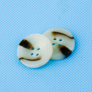 Botones de hueso al por mayor para trajes y gabardinas, con borde fino, patrón mate, llamativos, versátiles, de artesanía natural china - Product Image 5