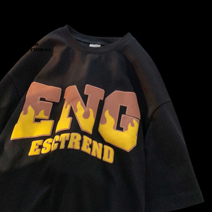 Camiseta de algodón negra estampada para hombre, manga corta, cuello redondo, estilo urbano, jersey, corte regular, informal, para uso diario. - Product Image 1