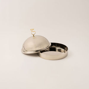 Cazuela de Estilo Árabe Hecha a Mano con Caligrafía Decorativa, Elegante Calentador de Comida de Metal con Tapa de Acero Inoxidable, Ecológico, 20 cm - Product Image 3