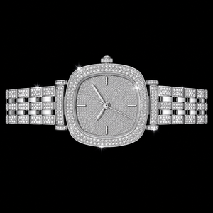 Elegante Reloj de Mujer con Esfera Cuadrada Plateada y Cristales, Correa de Brazalete con Bisel de Cristal Pavé y Visualización Minimalista con Marcadores - Product Image 2