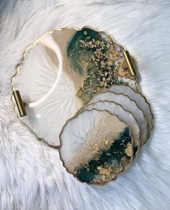 Plateau décoratif abstrait moderne en acrylique rond avec poignées métalliques pour la décoration intérieure et centre de table - Product Image 4