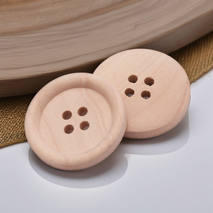 Botones de Madera Sostenibles con Logotipo Grabado - Ideales para Decoración de Abrigos y Ropa, Artesanía Natural - Product Image 4