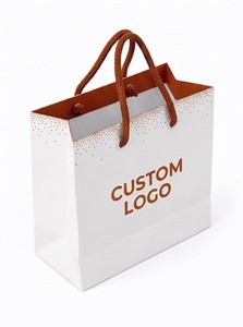Sac en papier blanc écologique classique avec poignées en corde de coton, impression UV sélective, sac plat standard recyclable pour les achats professionnels - Product Image 1