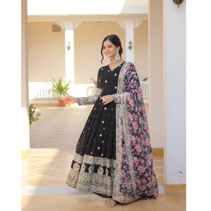 Vestido Maxi Acampanado Georgette Zari con Lentejuelas, Seda Tabby, Dupatta con Calado, Cuello en V, Conjunto de Dos Piezas Salwar para Mujer - Product Image 1