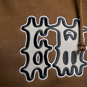 Sweat à capuche zippé personnalisé pour homme, en molleton épais, avec patchwork chenille et motif graphique de lettres sur la poitrine - Product Image 5
