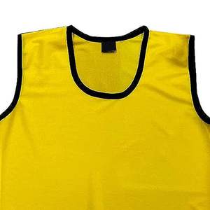 Maillots d'entraînement de football en tissu mesh 100% uni pour adultes, haute qualité, respirants, pour l'équipe. - Product Image 6