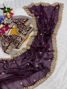 Sari en Georgette Bourgogne Brodé avec Bordure en Paillettes, Jari et Dori – Robe Traditionnelle Indienne pour Mariage et Fêtes - Product Image 4