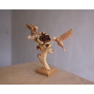 Sculpture d'oiseau en bois faite à la main, figurine d'animal sculptée, décoration de table, ornement rustique pour salon - Product Image 1