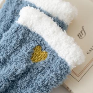 Calcetines de Invierno Unisex Personalizados 2026 - 100% Algodón, Diseño de Dibujos Animados, Absorbentes de Sudor, Ecológicos, de Secado Rápido, para Deportes y Uso Diario - Product Image 3