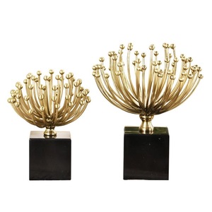 Sculpture métallique moderne avec motif de feuillage irrégulier, décoration artisanale pour salon - Product Image 2