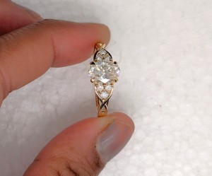 Anillo de compromiso de estilo vintage con moissanita de corte ovalado de 1 quilate, joyería de diamantes, anillo de oro amarillo macizo de 14k para mujer - Product Image 5