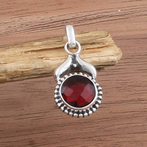 Colgante de Granate Rojo Natural Vintage al por Mayor, Plata de Ley 925 Chapada en Platino, con Puntos, Hecho a Mano, Precio al por Mayor - Product Image 4