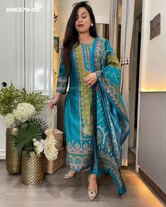 Conjunto de Kurti-Pantalón y Dupatta de Seda Rusa de Excelente Calidad, Nueva Variedad, con Estampado, del Mejor Tejido, Fabricante de la India - Product Image 2