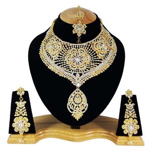 Juego de Joyería Nupcial de Lujo Chapado en Oro con Circonita Cúbica para Mujer |   Conjunto de collar de boda indio con pendientes largos y Maang Tikka - Product Image 1