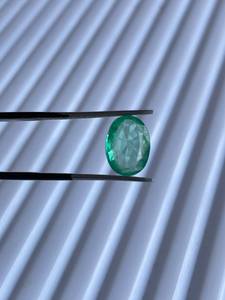 Émeraude naturelle ovale, pierre précieuse verte, pour la fabrication de bagues, pendentifs et bijoux, idéale comme cadeau - Product Image 2
