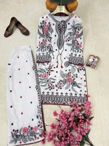 Designer Printed <b>Kurta</b> Pant Set for Women | Cotton Ethnic Co-Ord Set with Floral Print | Casual Daily Wear Indo Western Outfit - Product Image 4