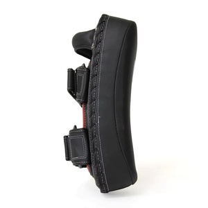 Boucliers et cibles d'entraînement en cuir personnalisables pour le Muay Thai, le Kickboxing et les arts martiaux - Product Image 3