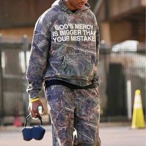 Sudadera Cristiana con Capucha Inspirada en la Fe: La Misericordia de Dios es Mayor, Bordado 'God Blessed', Algodón French Terry, Venta al por Mayor, Ropa Personalizada - Product Image 5