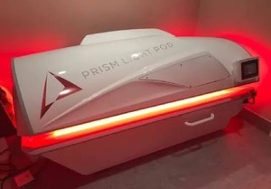 Cama con Luz Roja Prismática - Product Image 1