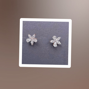 Boucles d'oreilles en diamant pour femmes, or massif 14 carats, certifiées HRD, style luxueux pour toutes les occasions, look élégant, bijoux Aavya - Product Image 1